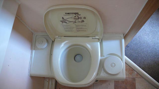 Туалет в доме на колёсах